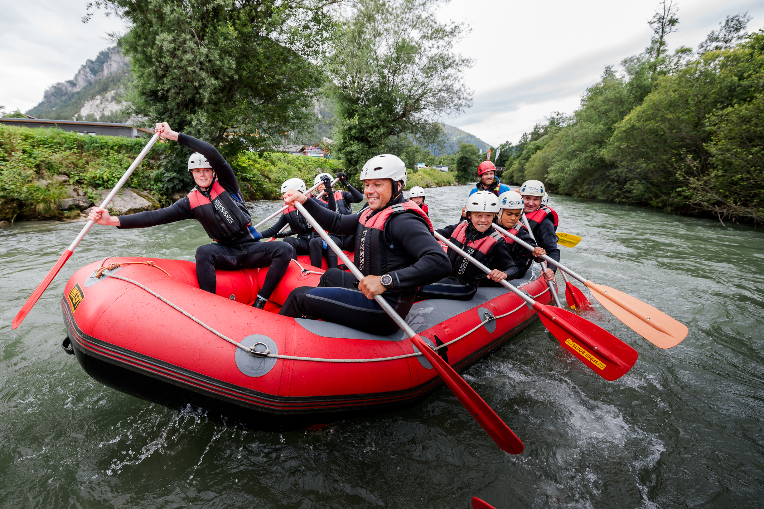 Chalet: Action auf dem Wasser – Rafting rund um Flachau sorgt für Nervenkitzel, Teamgeist und unvergessliche Abenteuer.

Action on the water – rafting around Flachau delivers thrills, teamwork and unforgettable adventures. - almlust - Außen, Umgebung