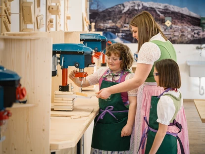 Hüttendorf - Chaletgröße: 8 - 10 Personen - Basteln in der Holz -und Kreativwerkstatt - Narzissendorf Zloam - Grundlsee