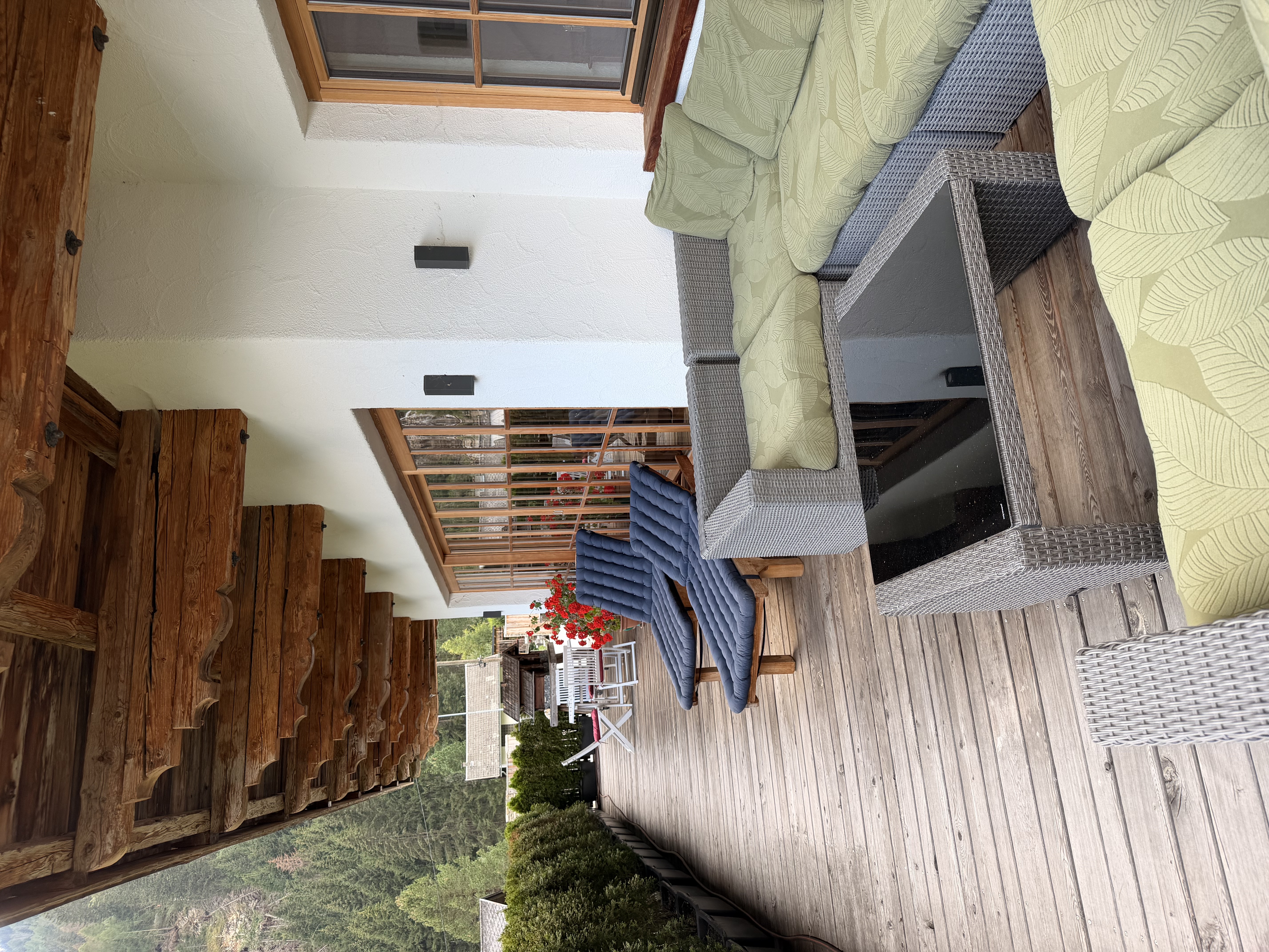 Chalet: riesige Terrasse der Pfauensuite - Chalets Eggerfeld