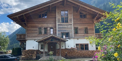 Hüttendorf - Weng (Goldegg) - Grand Chalet von der Gartenseite - Hideaway Eggerfeld