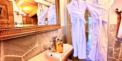 Hüttendorf - Weng (Goldegg) - Badezimmer romantikhütte - Hideaway Eggerfeld