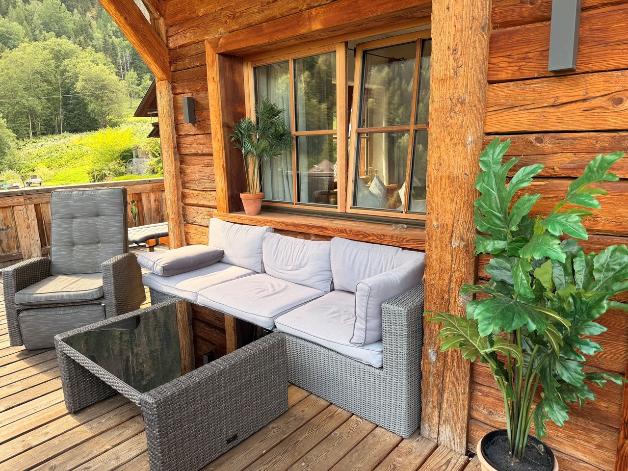Chalets Eggerfeld Hütten im Detail Studio Wasserfall im Grand Chalet