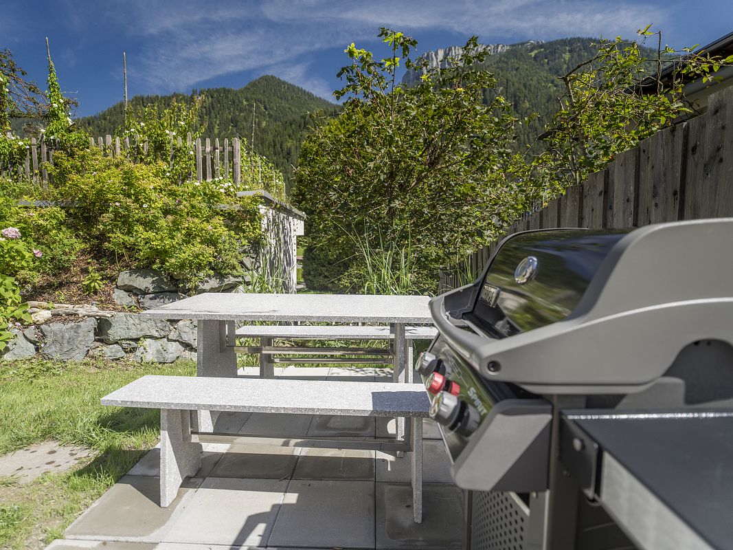 Chalet: Gemeinschaftsgrill für gesellige Abende im Garten - ALPEGG CHALETS