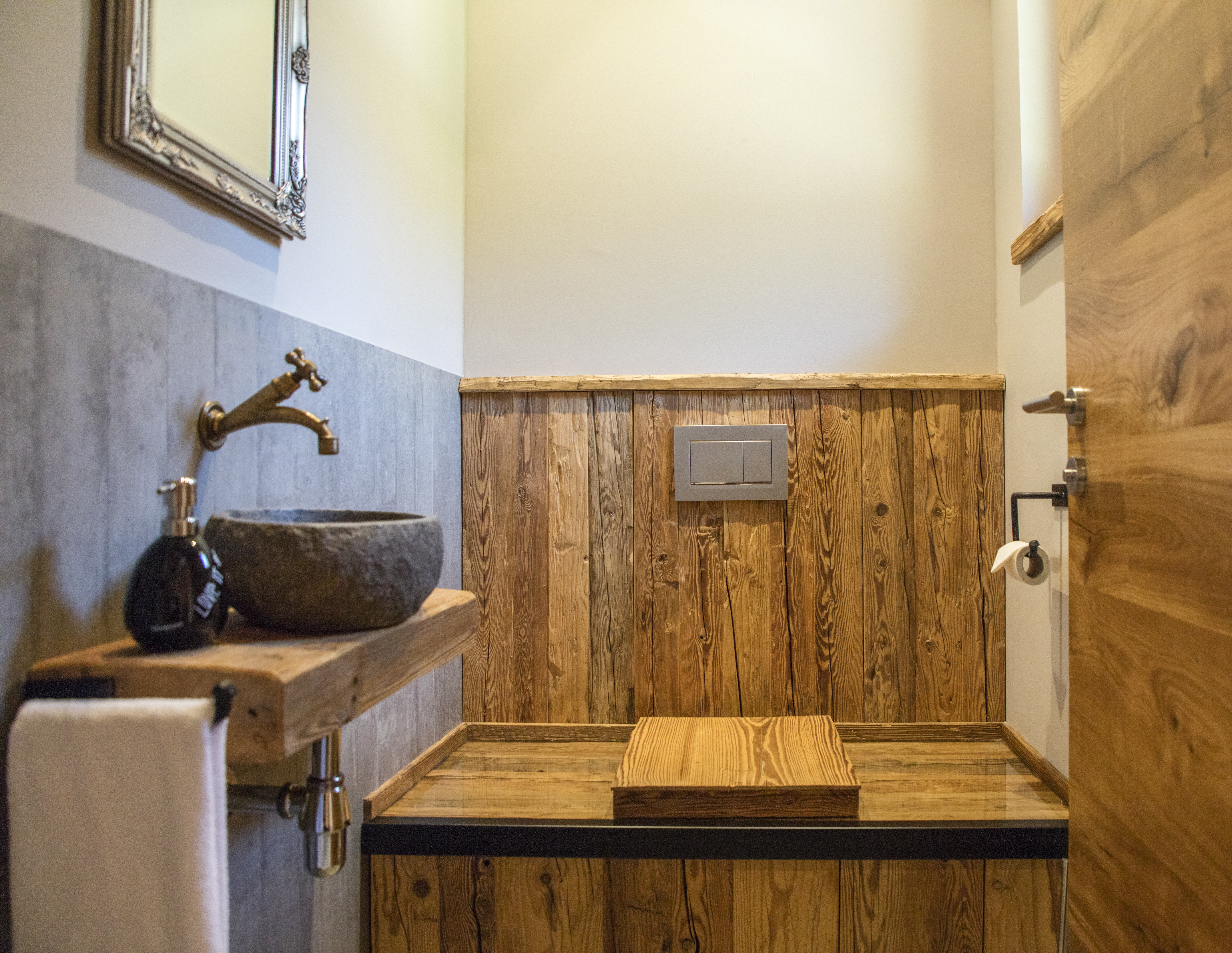 Chalet: Schmuckes Plumpsklo mit Komfort - BIO CHALETS ALPEGG - Innen