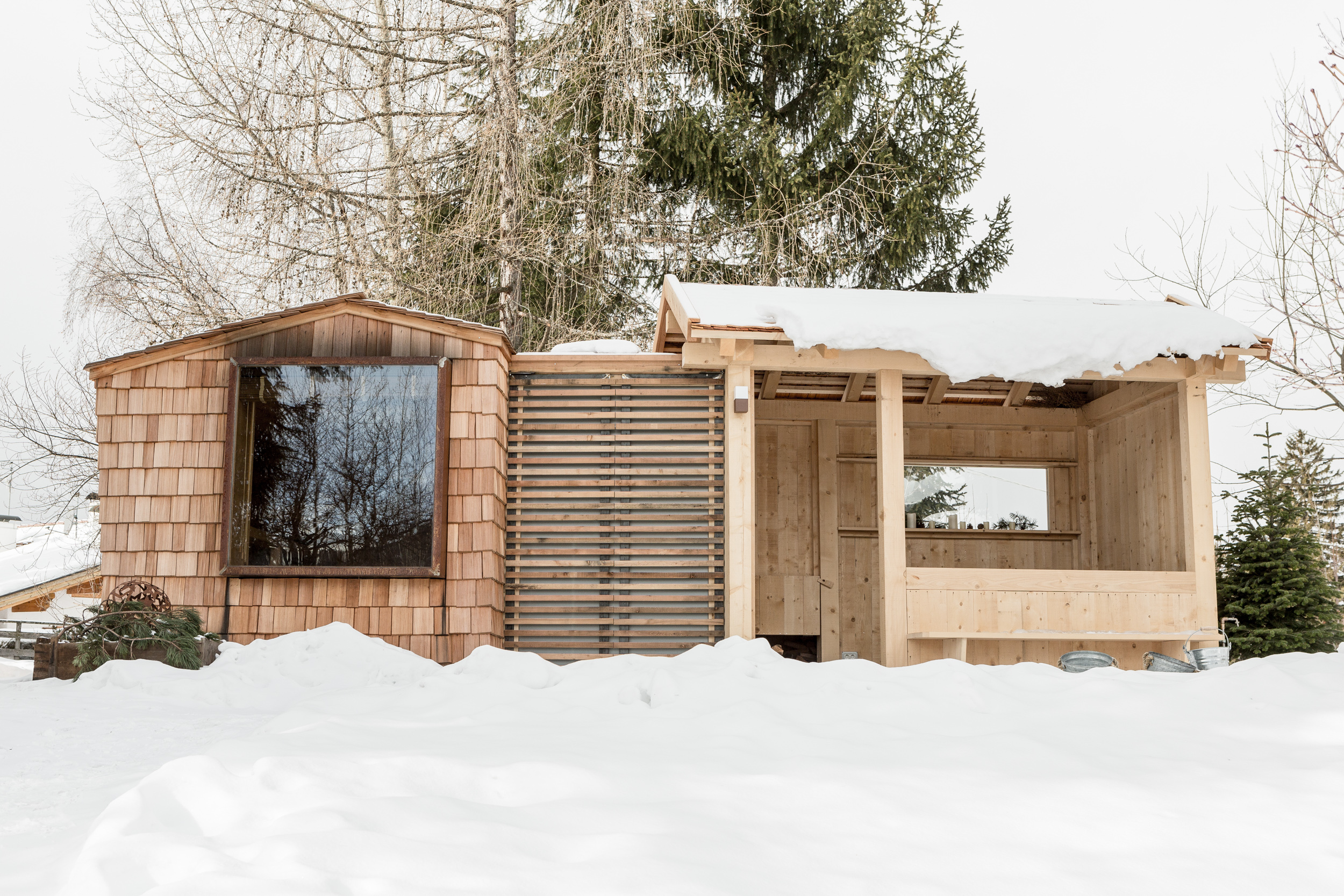 Chalet: CHALET HAFLING  LECKPLÅTT & ZOILA